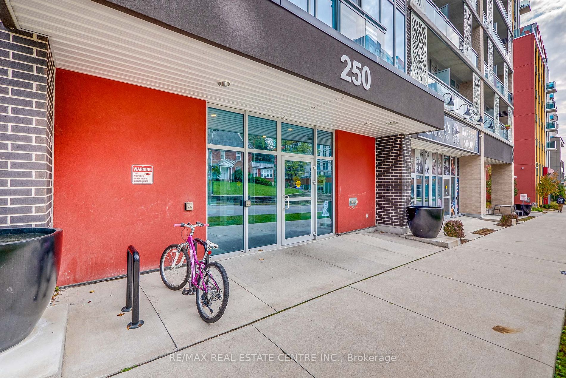 250 Albert St, #504