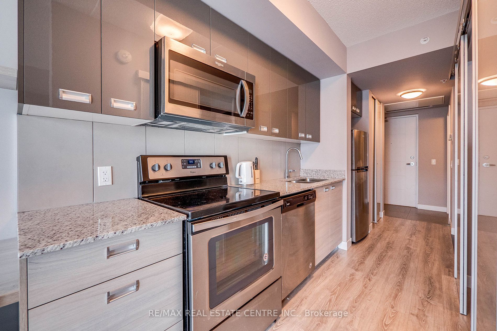 250 Albert St, #504