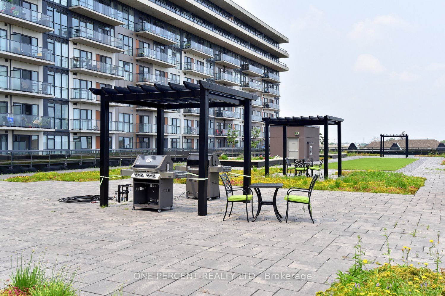 560 North Service Rd, #605