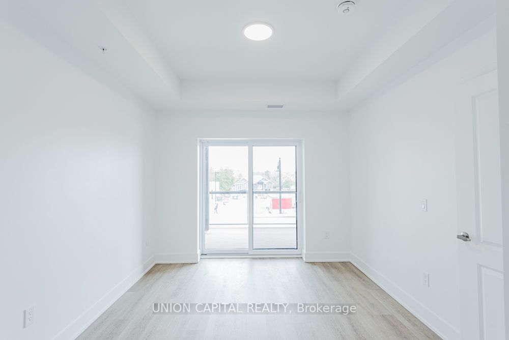 19A West St N, #203