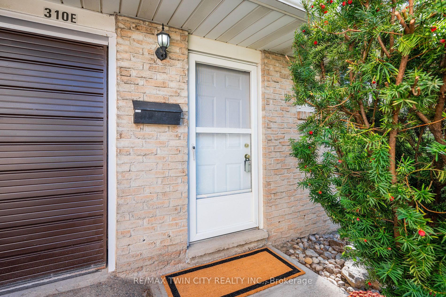 310E Bluevale Street N, #310