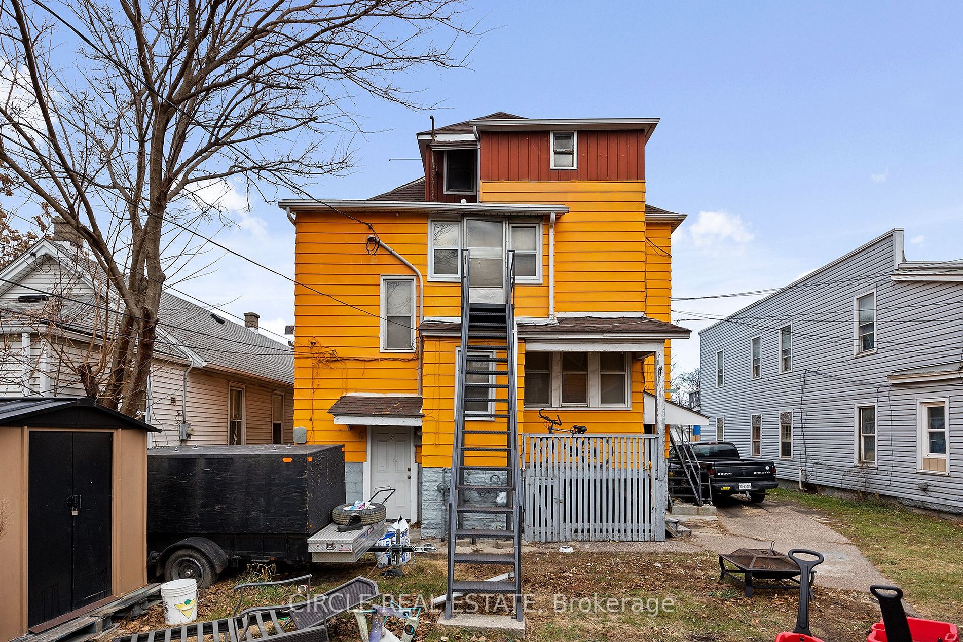 945-951 Wellington Ave