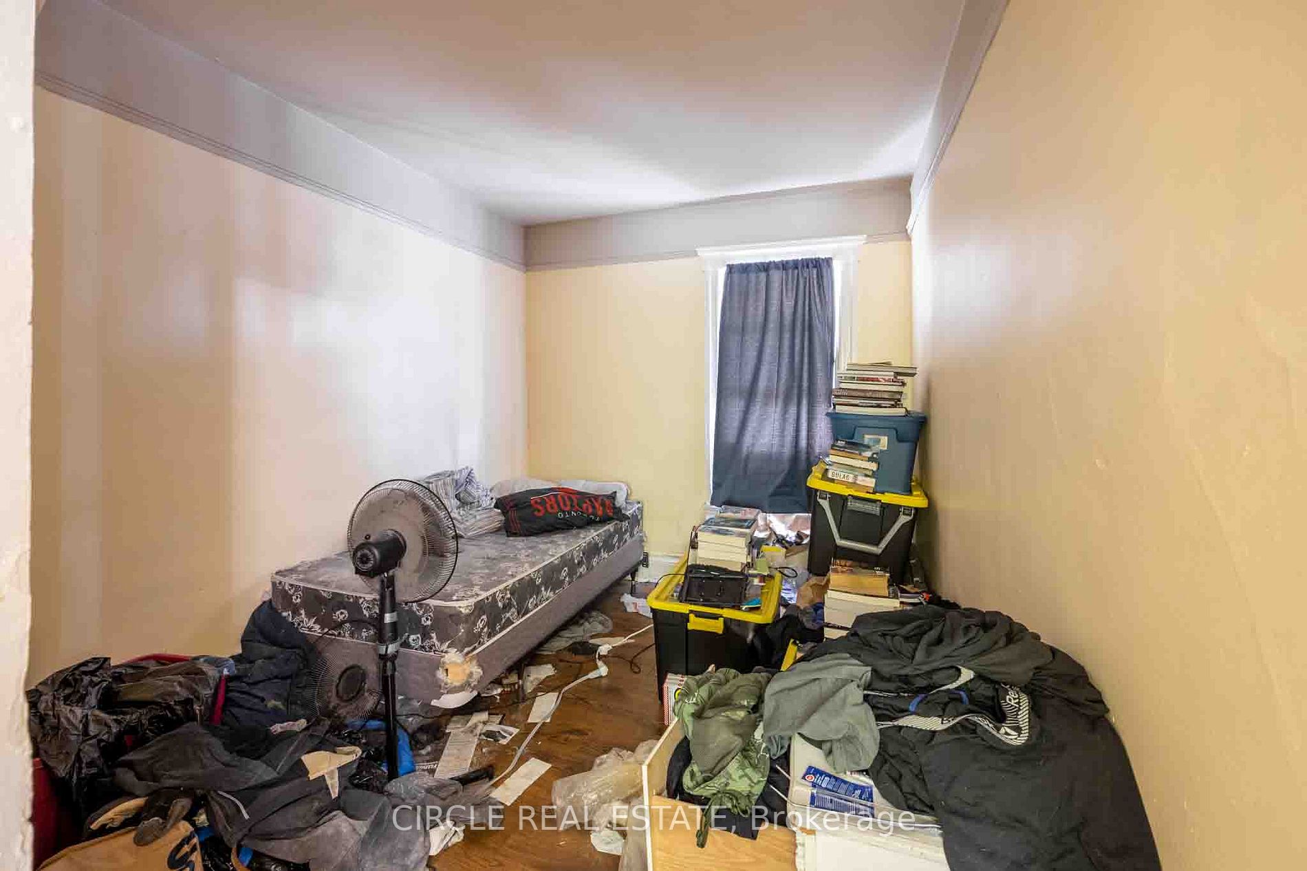 945-951 Wellington Ave