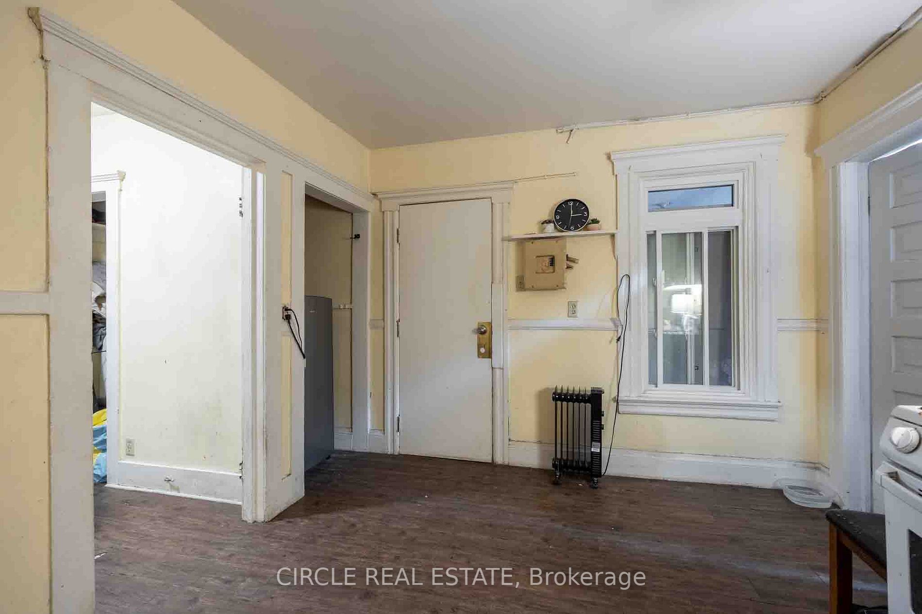 945-951 Wellington Ave