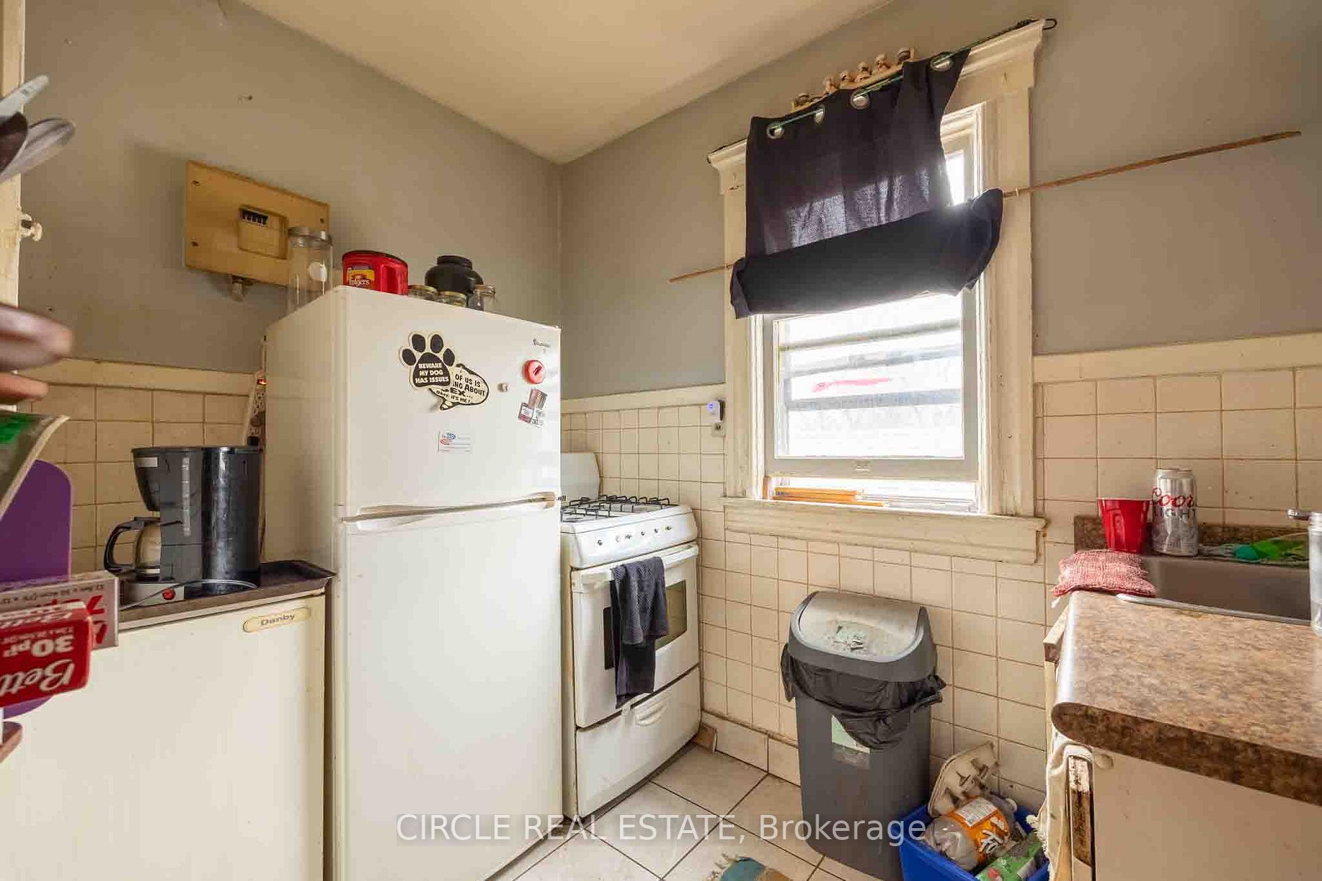 945-951 Wellington Ave