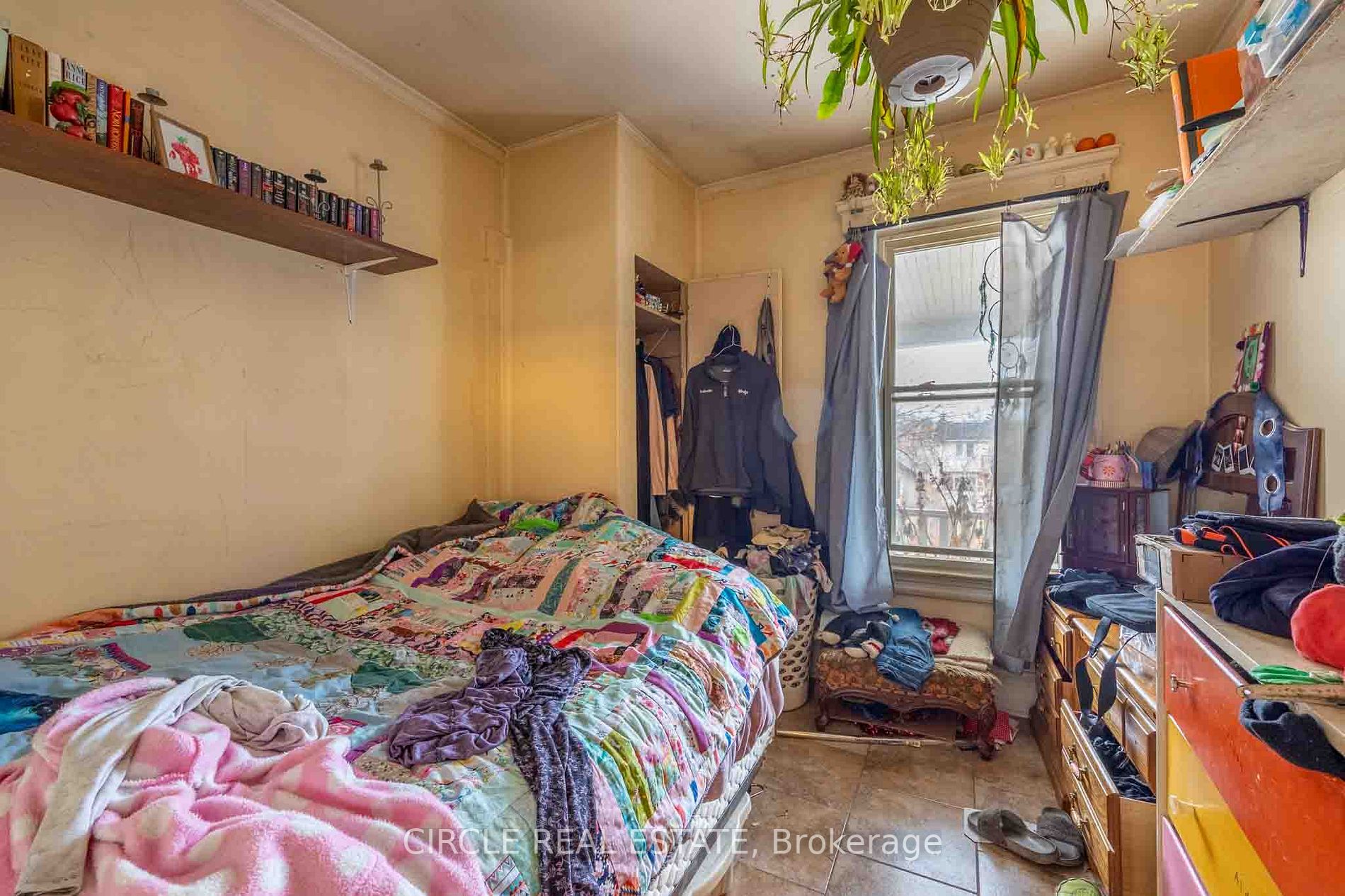 945-951 Wellington Ave