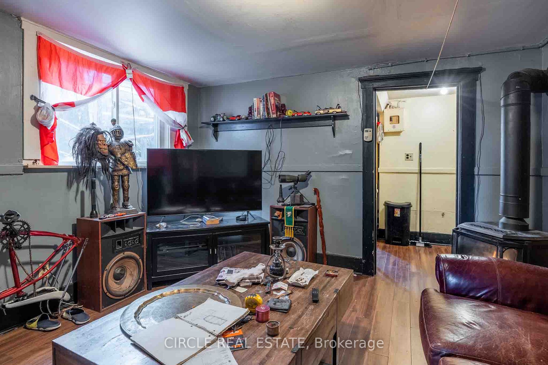 945-951 Wellington Ave