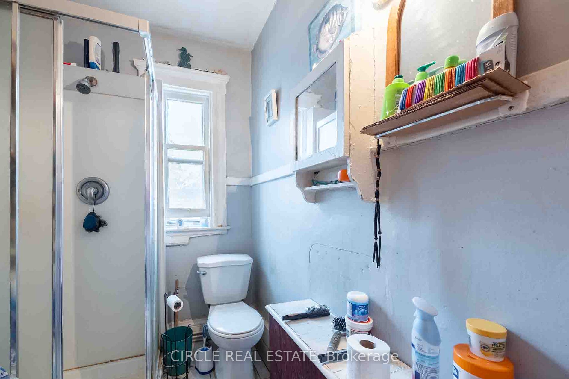 945-951 Wellington Ave