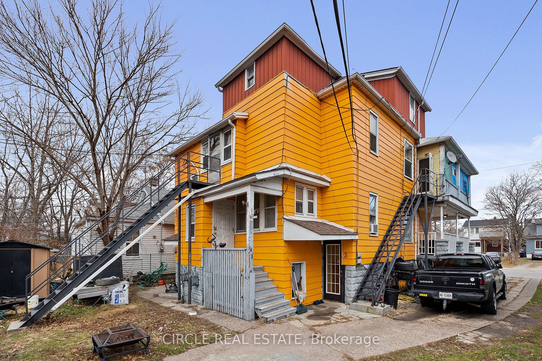 945-951 Wellington Ave