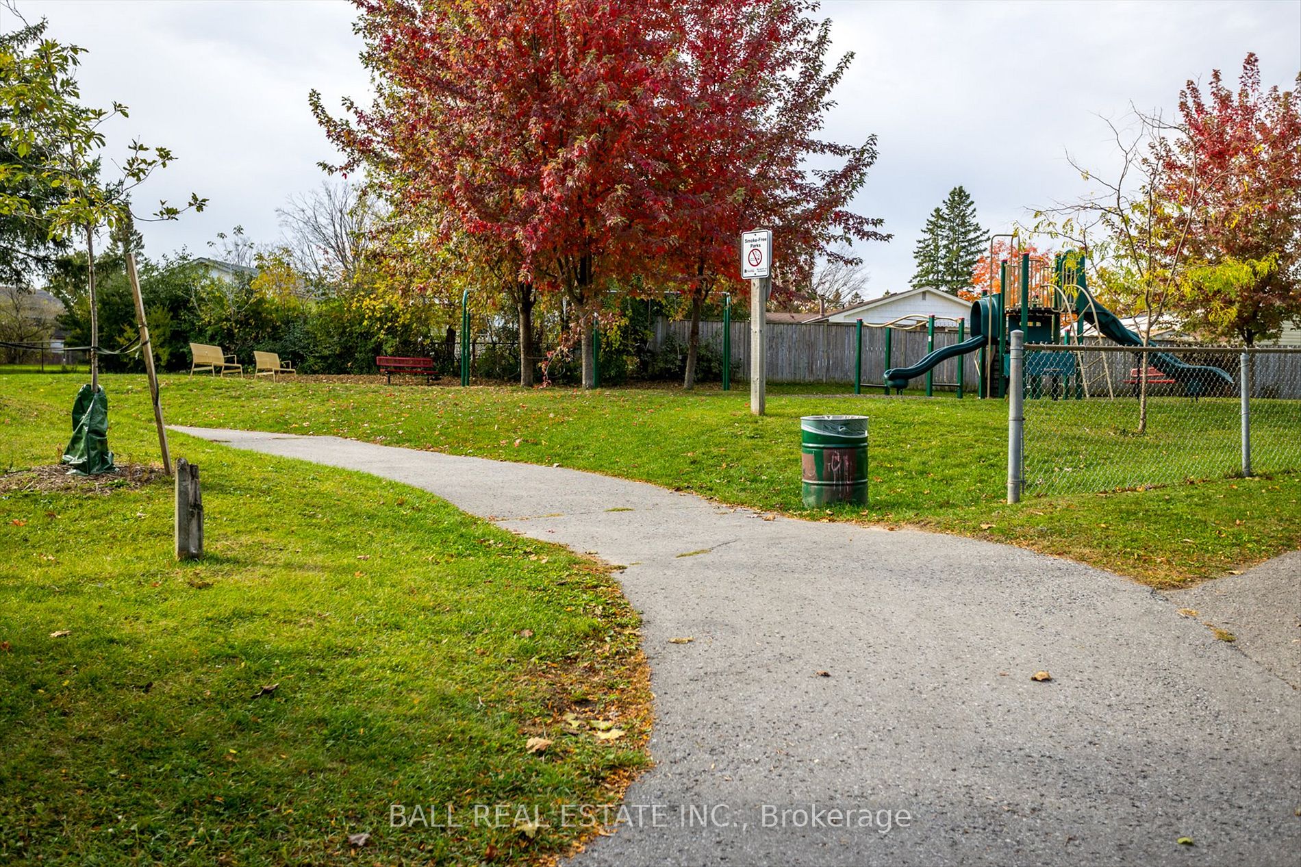 28 Applewood Crt