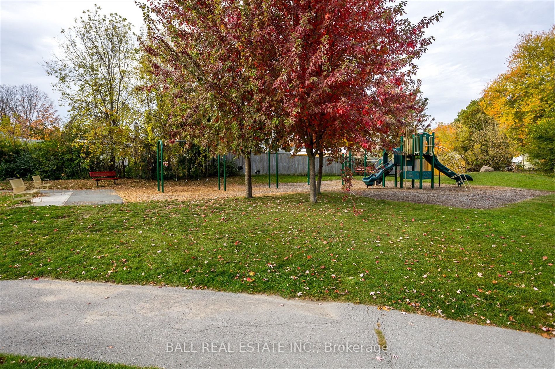 28 Applewood Crt