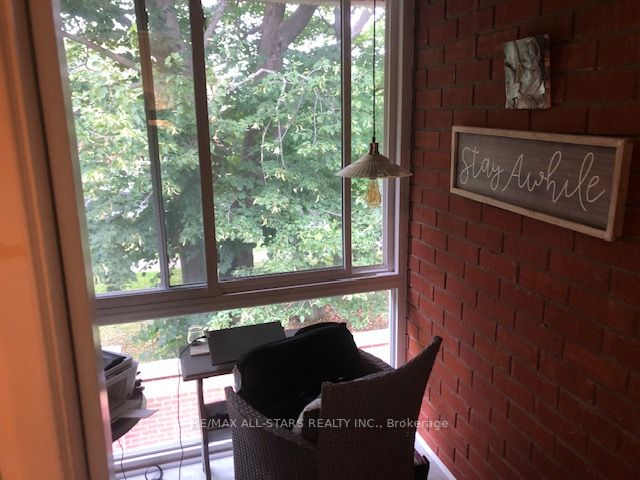 1 Sherwood St, #204