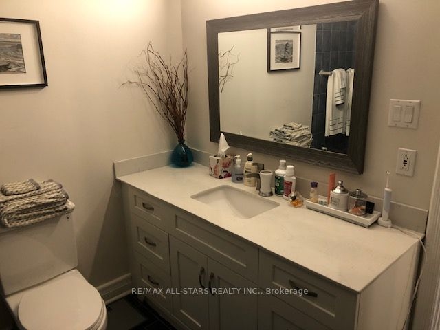 1 Sherwood St, #204