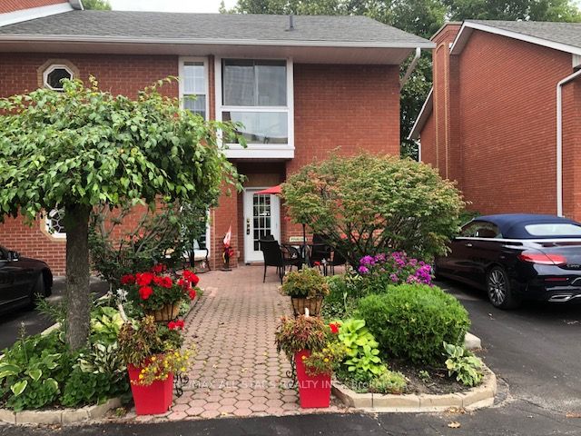 1 Sherwood St, #204