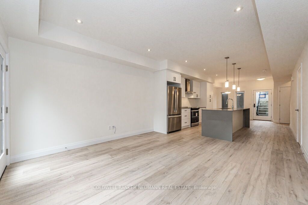 33 Lily Lane, #33