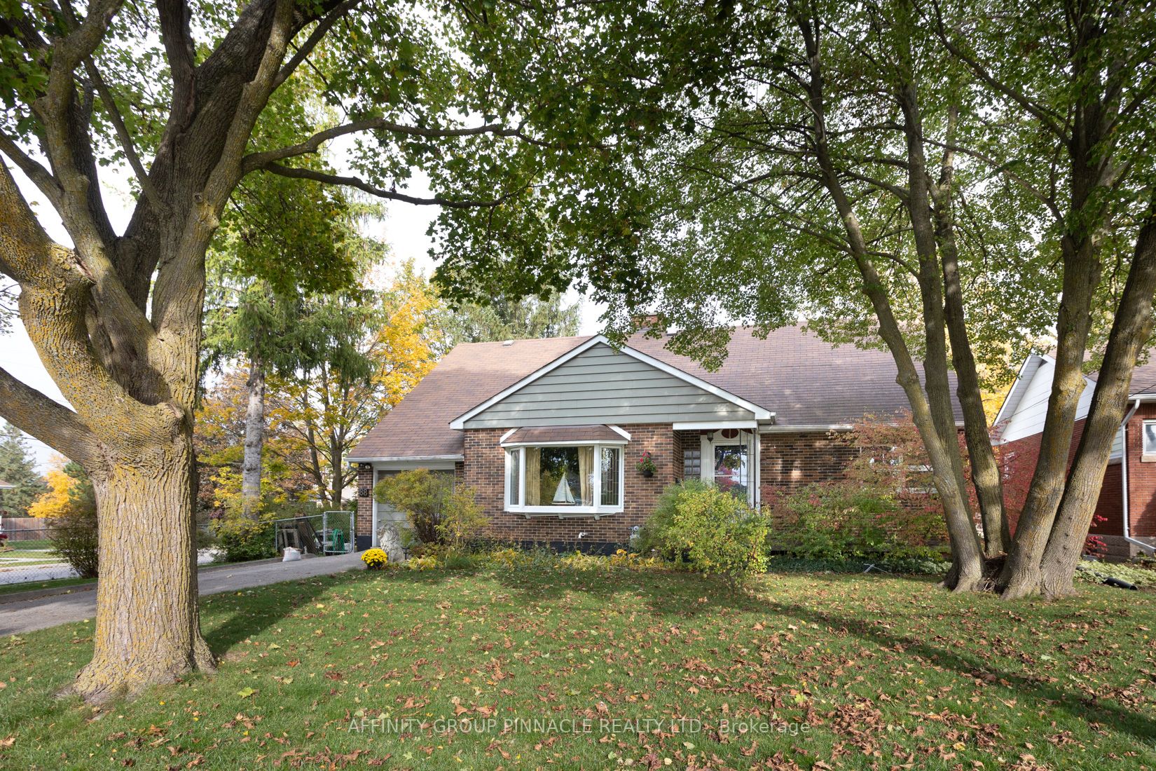 88 Albert St N