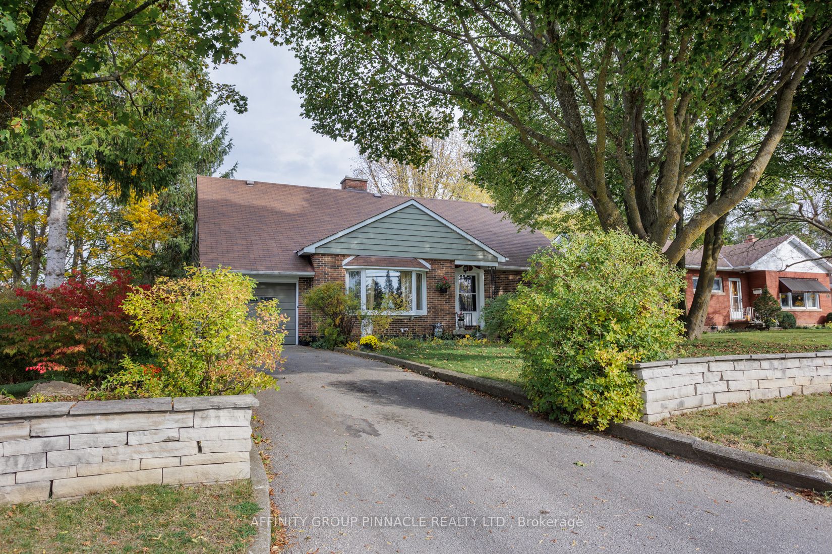 88 Albert St N