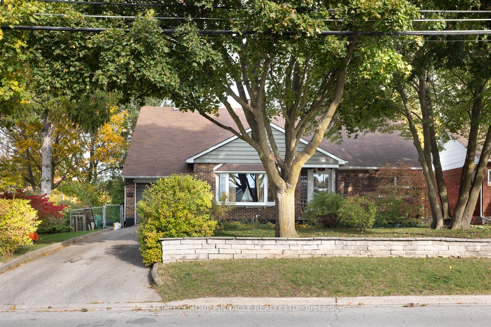 88 Albert St N