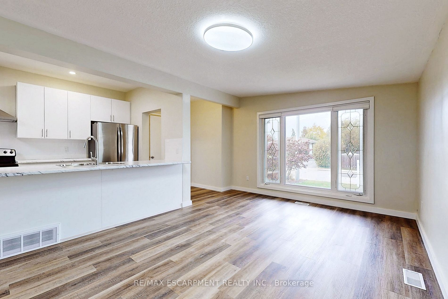 65 FIELDING Crescent, #UPPER