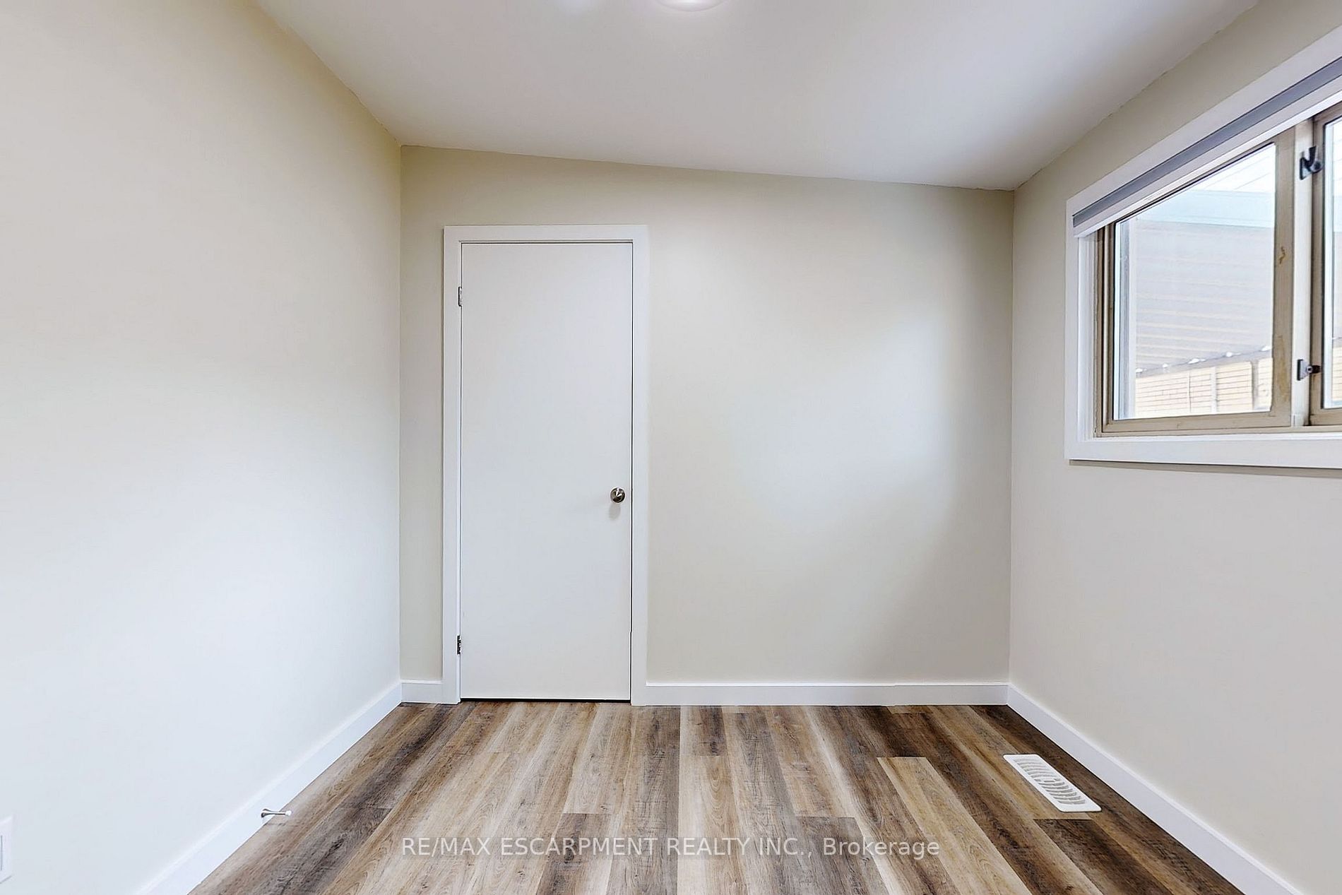 65 FIELDING Crescent, #UPPER