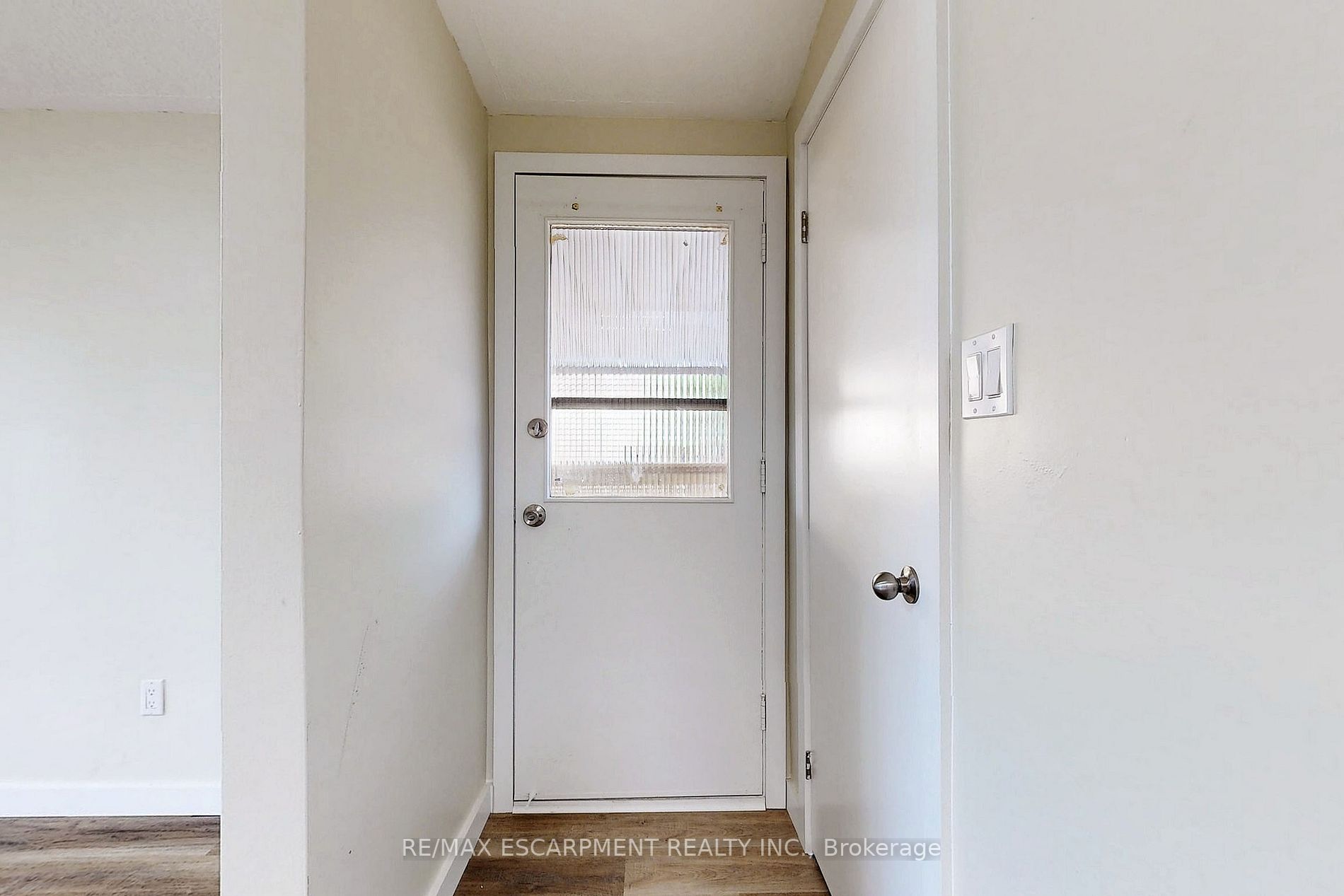 65 FIELDING Crescent, #UPPER