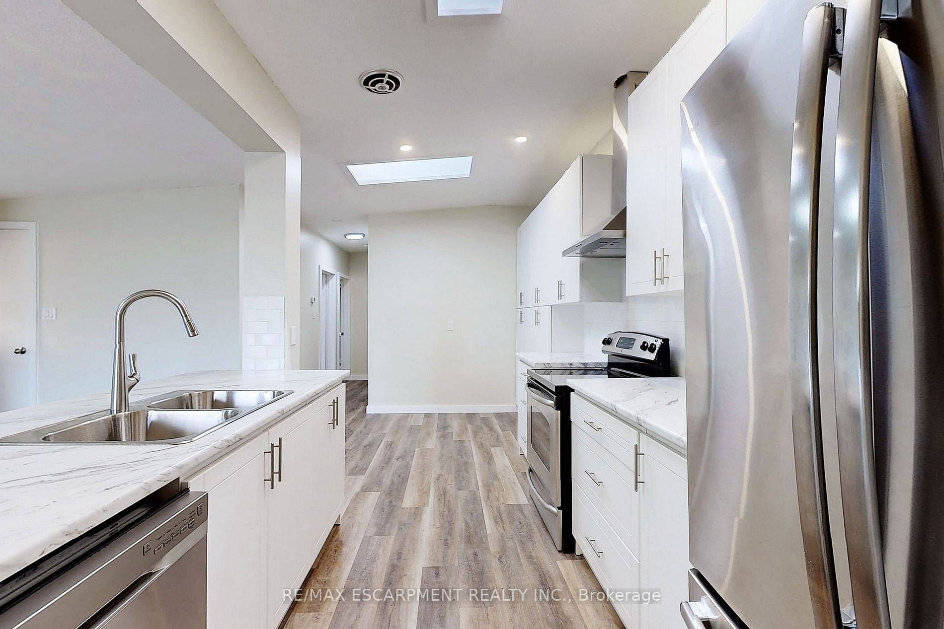 65 FIELDING Crescent, #UPPER