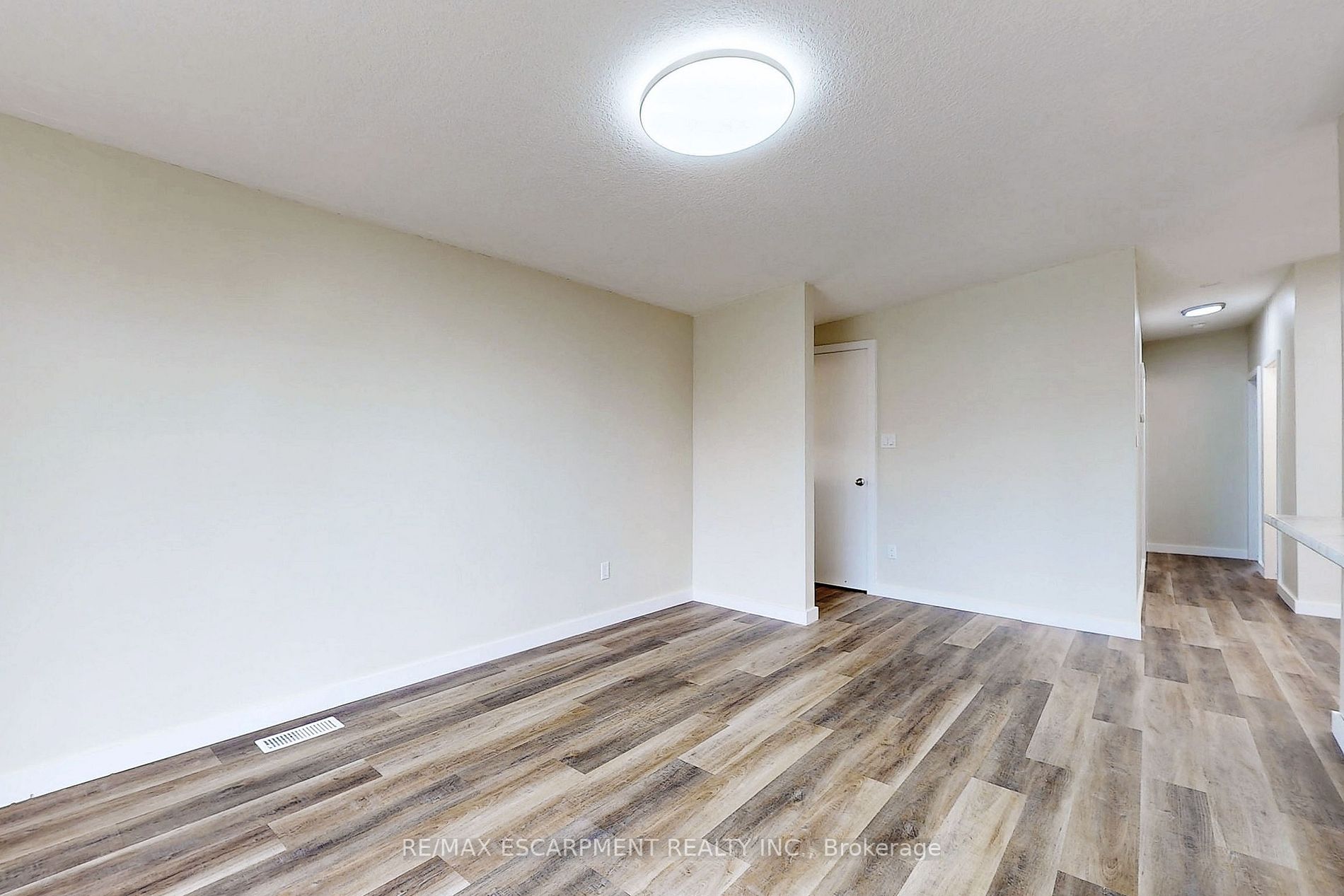 65 FIELDING Crescent, #UPPER