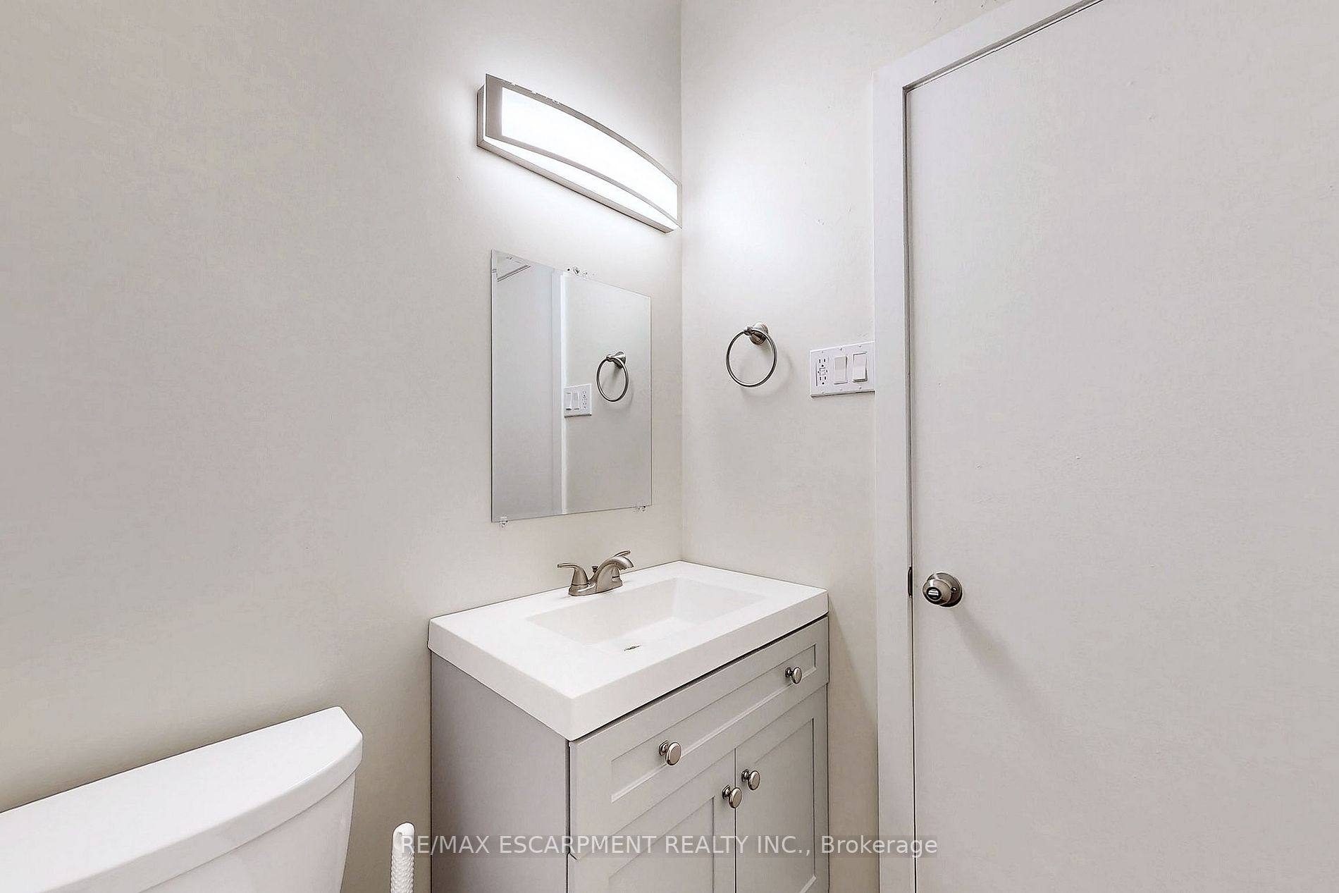 65 FIELDING Crescent, #UPPER