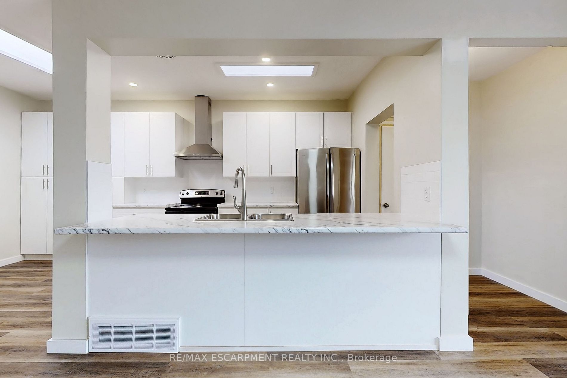 65 FIELDING Crescent, #UPPER