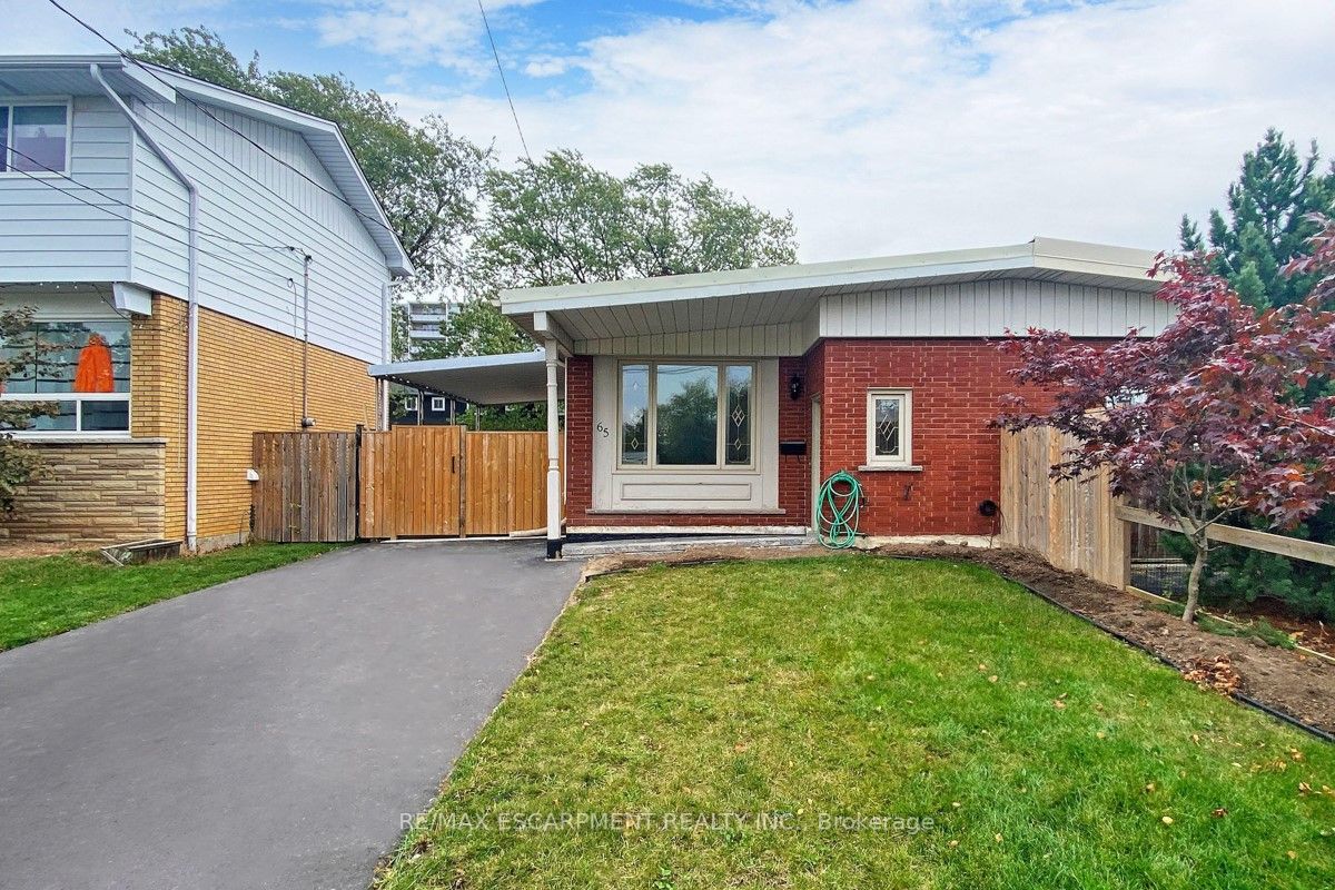 65 FIELDING Crescent, #UPPER