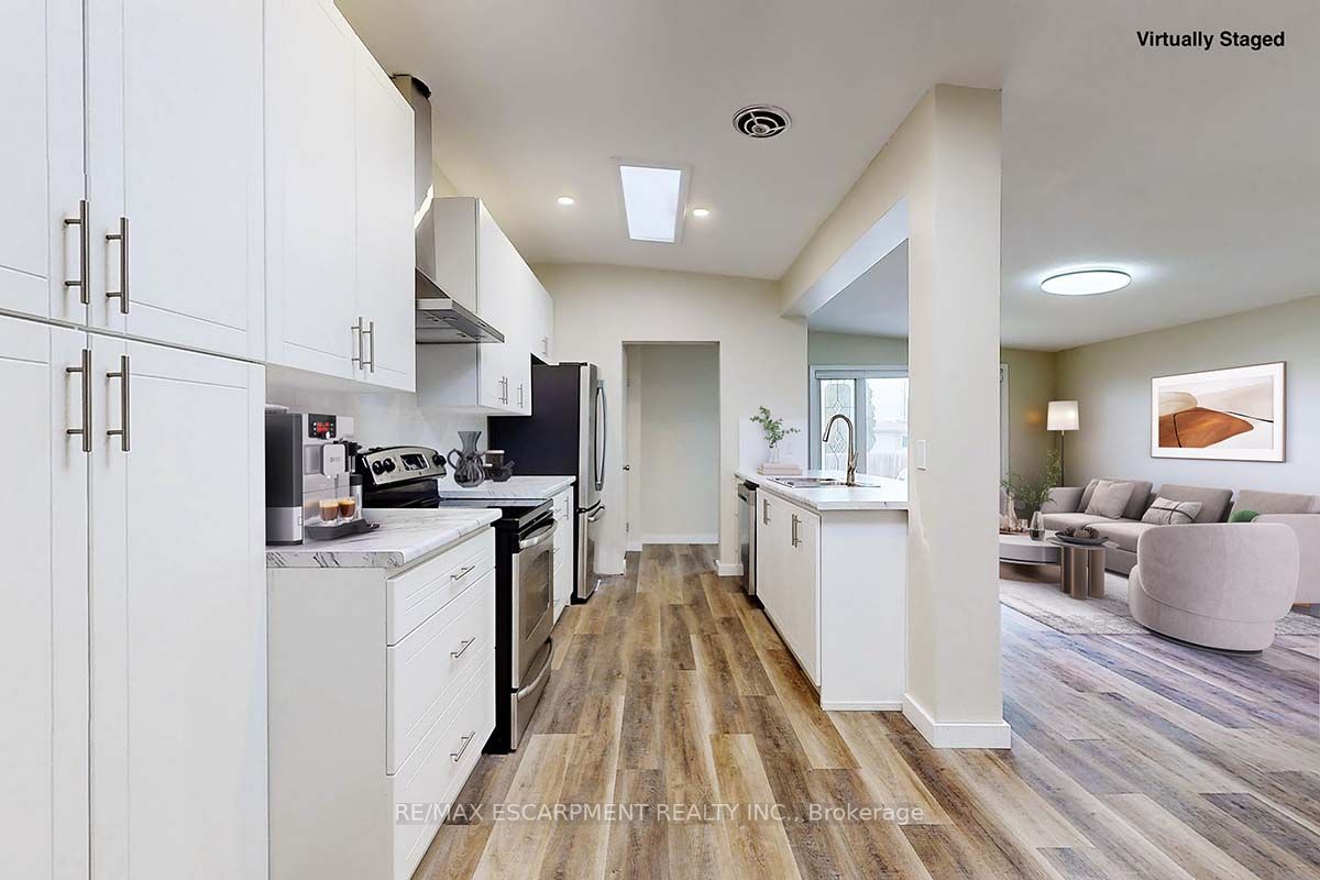 65 FIELDING Crescent, #UPPER