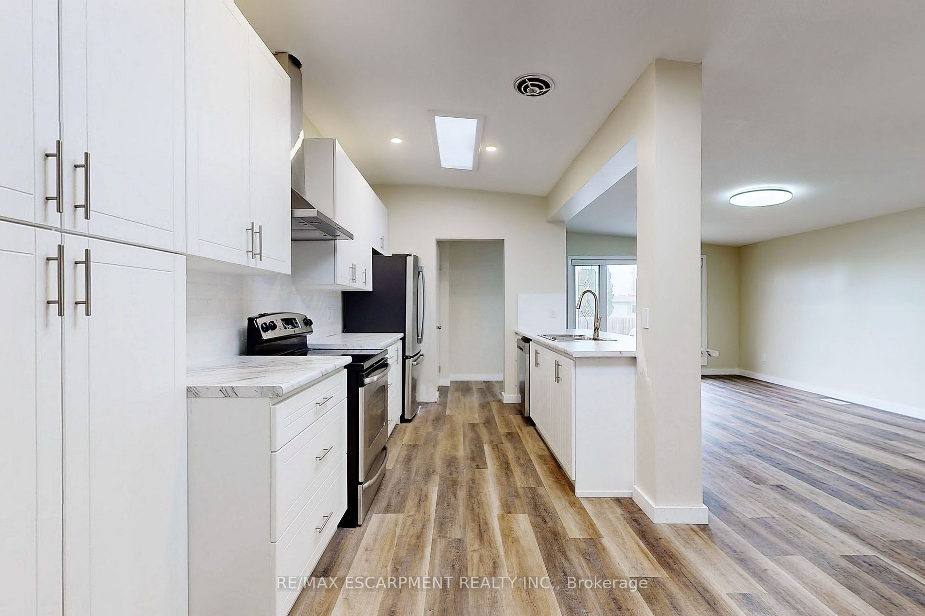 65 FIELDING Crescent, #UPPER