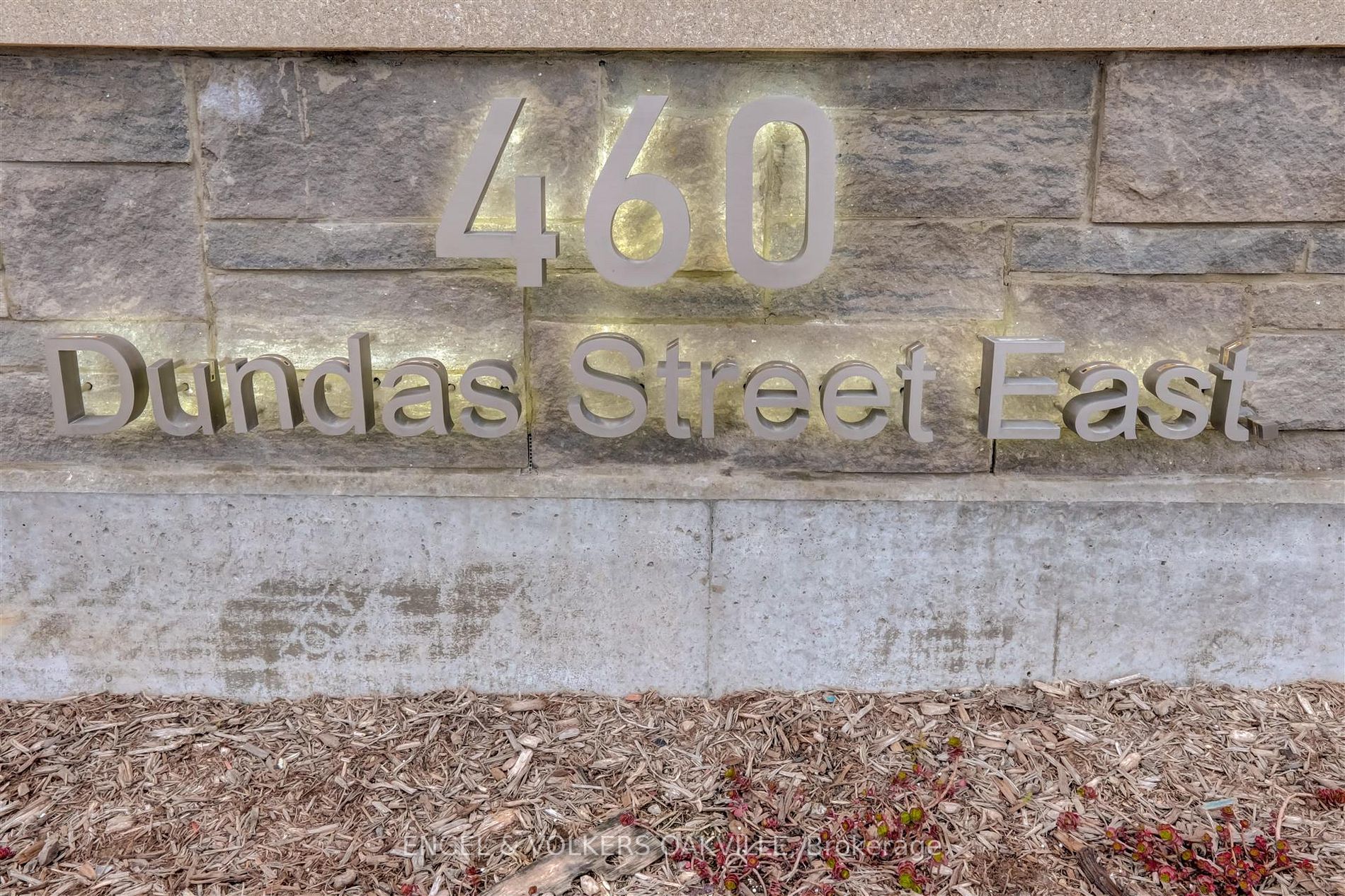 460 Dundas St E, #611