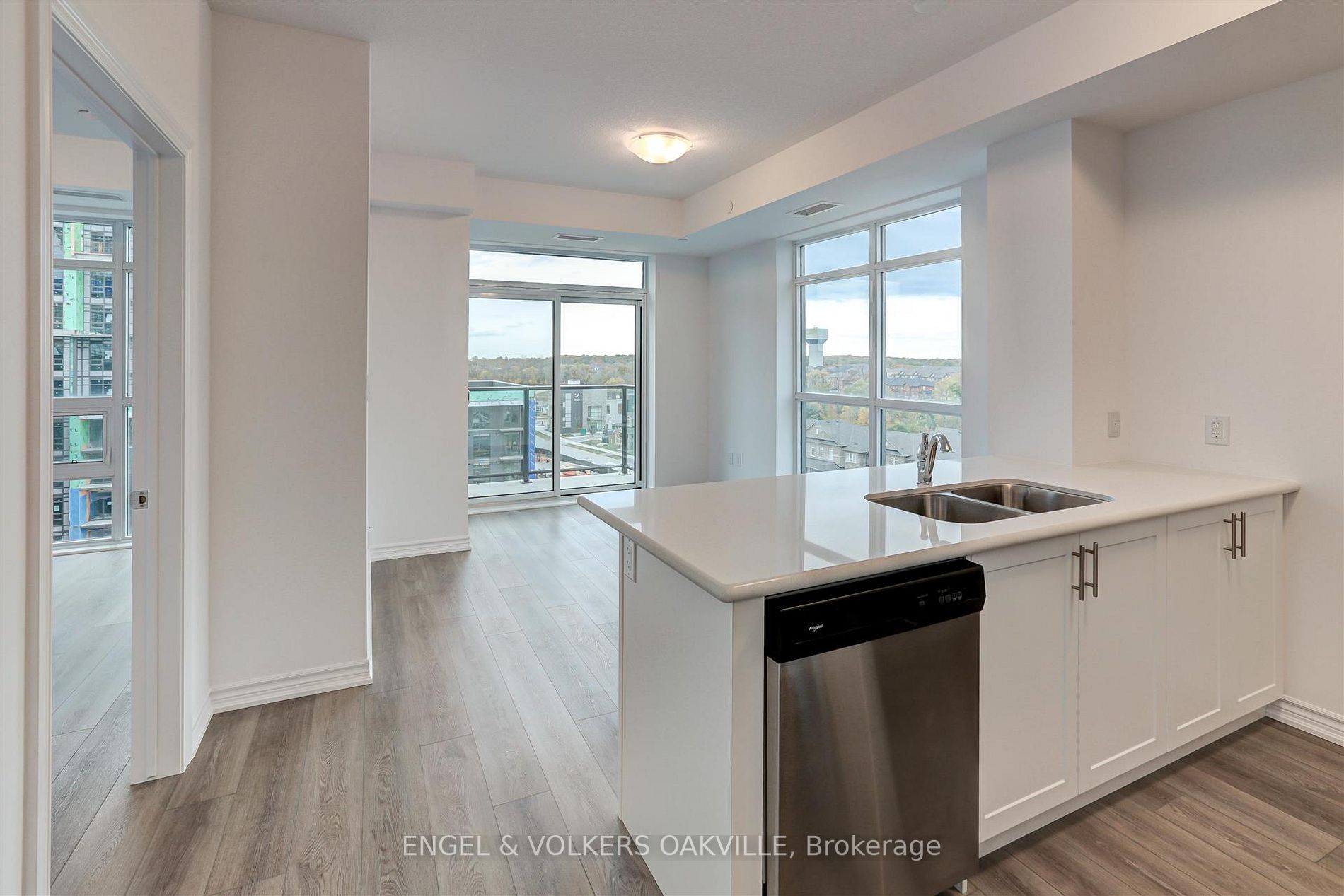 460 Dundas St E, #611