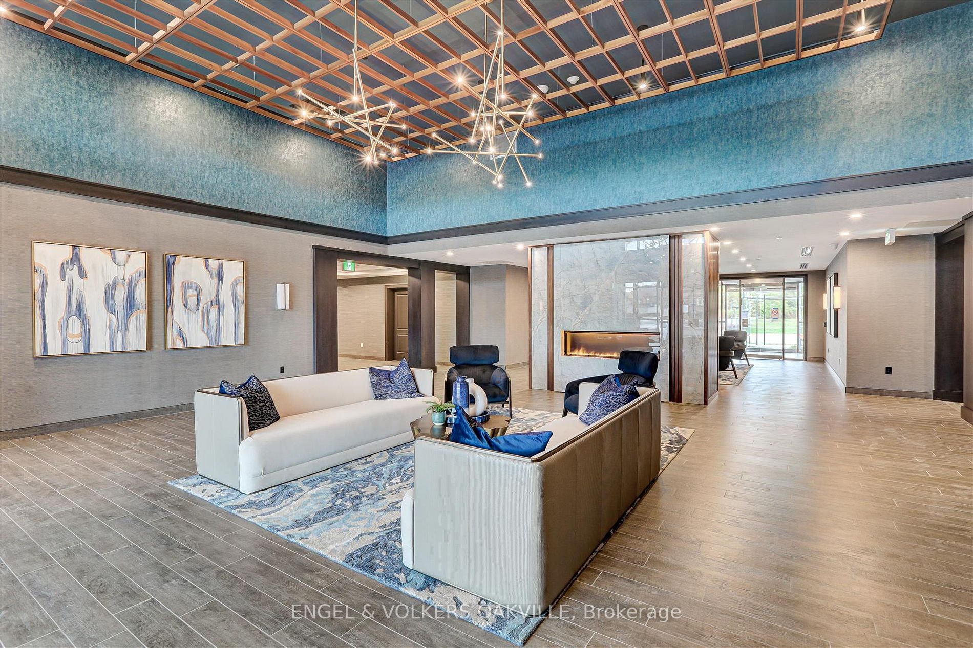 460 Dundas St E, #611