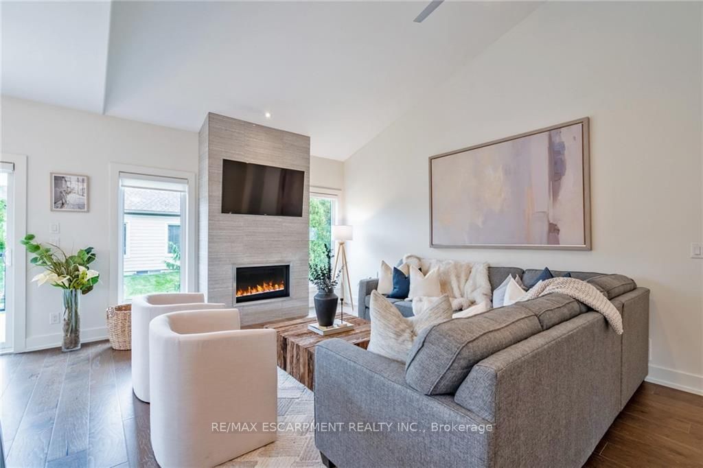 2 PROSPECT Lane #33