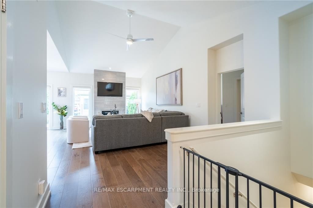 2 PROSPECT Lane #33