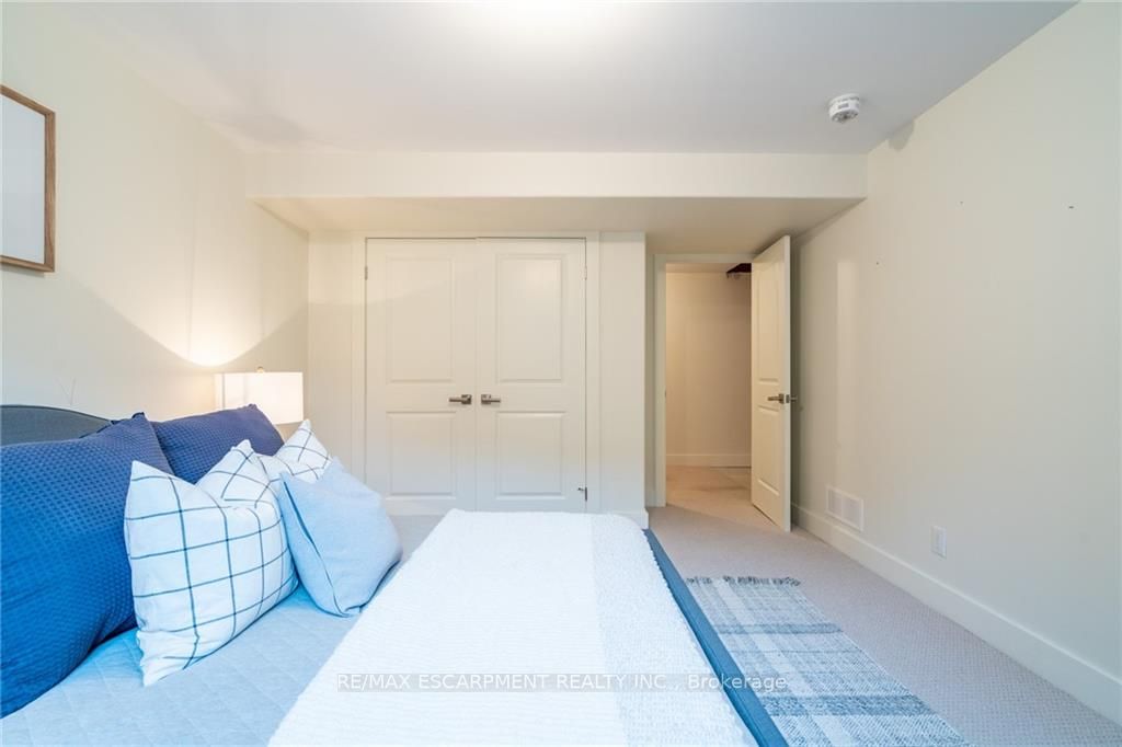 2 PROSPECT Lane #33