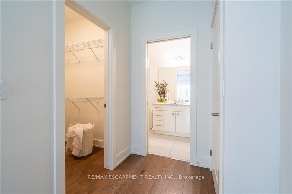 2 PROSPECT Lane #33