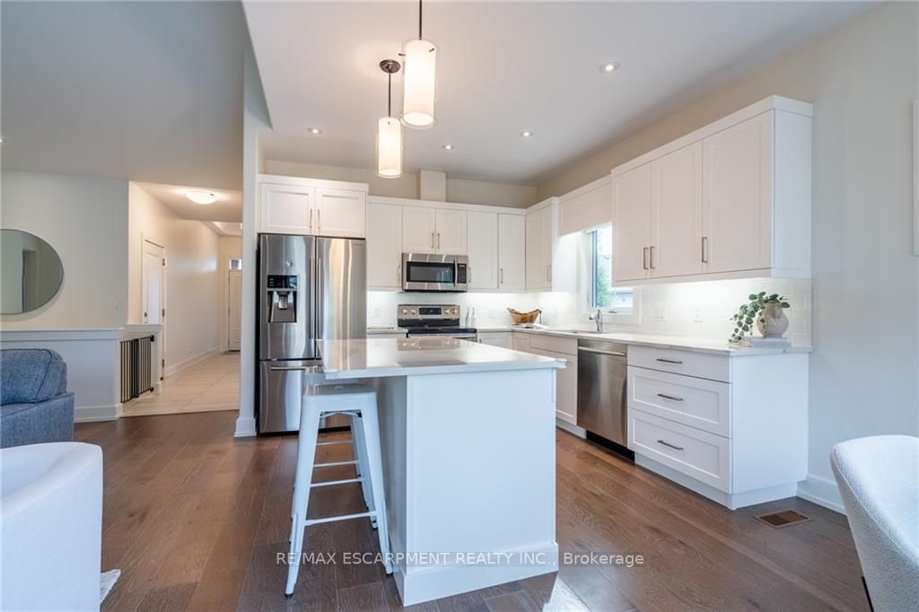 2 PROSPECT Lane #33