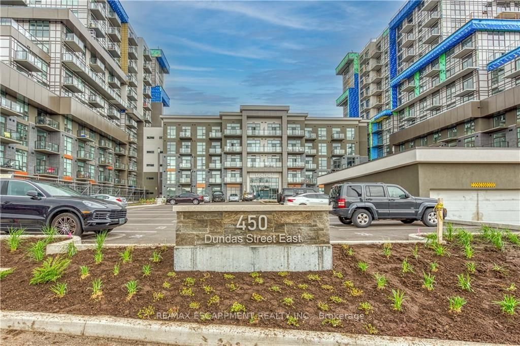 450 Dundas St E, #202