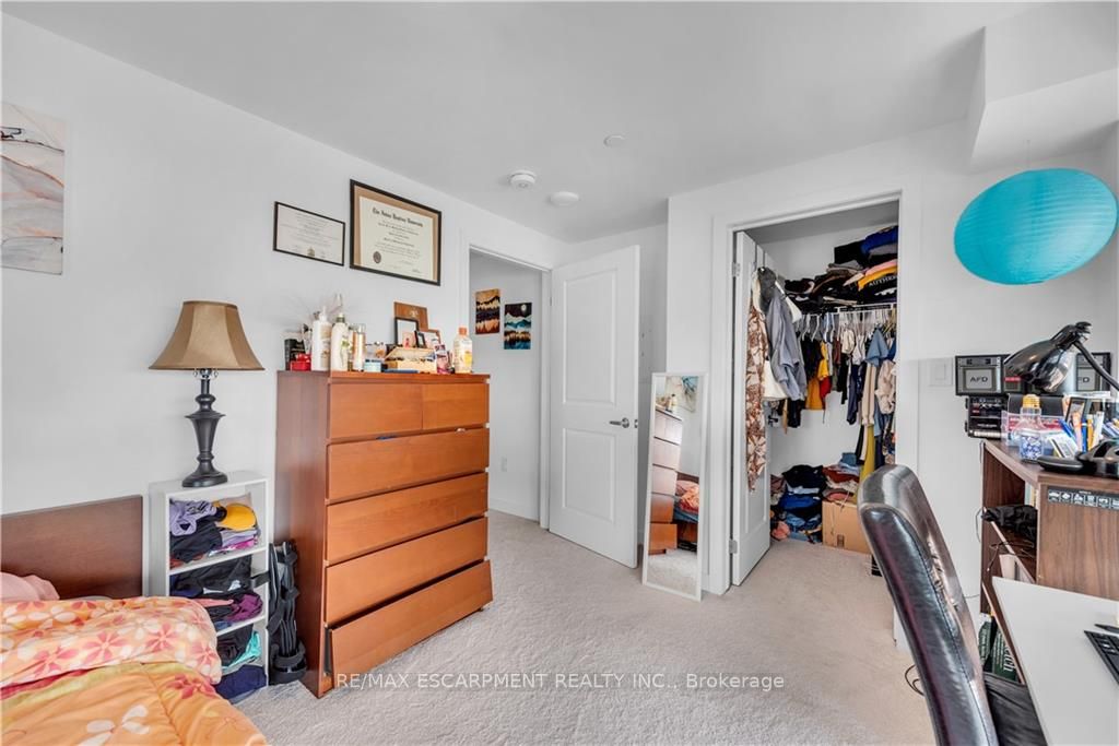 450 Dundas St E, #202