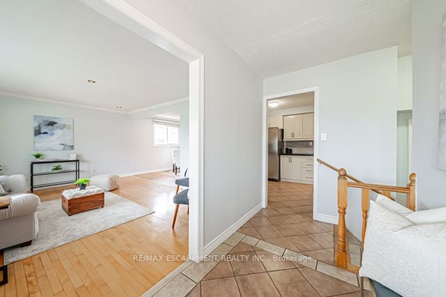 64 Forest Hill Cres