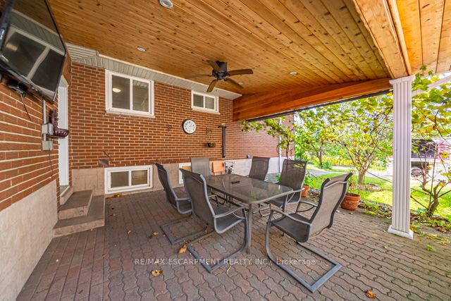 64 Forest Hill Cres