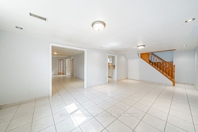 64 Forest Hill Cres
