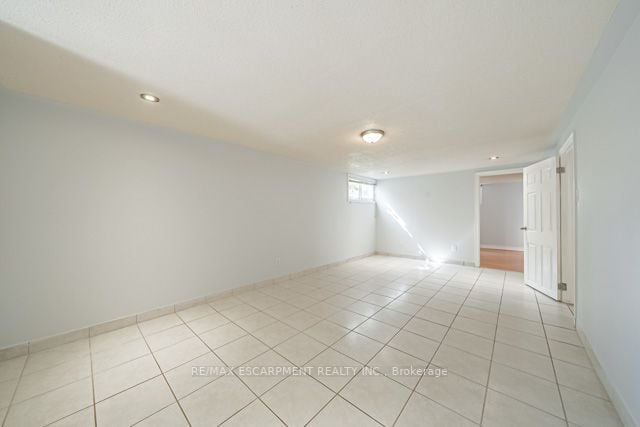 64 Forest Hill Cres
