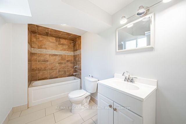 64 Forest Hill Cres