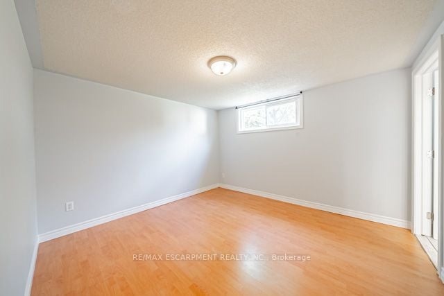 64 Forest Hill Cres