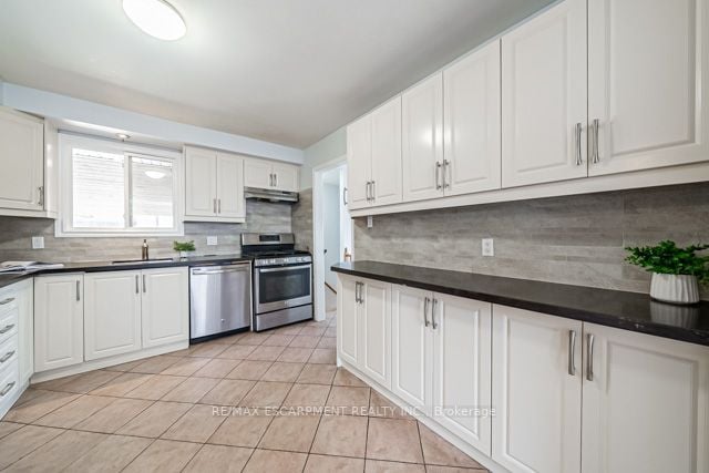 64 Forest Hill Cres