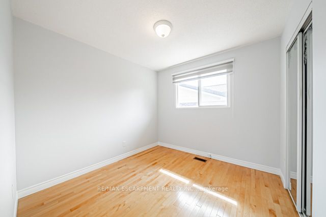 64 Forest Hill Cres